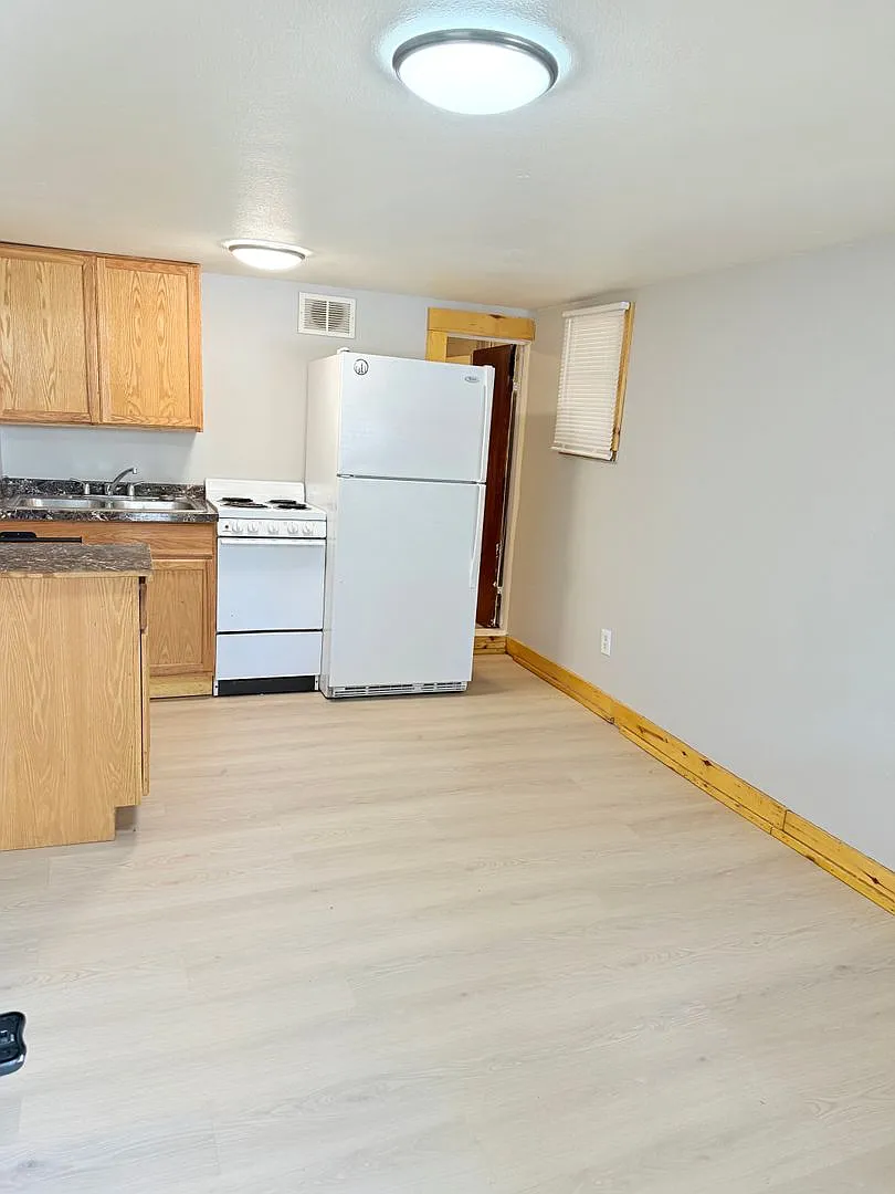 115-117 Ruxton Ave — Photo 2