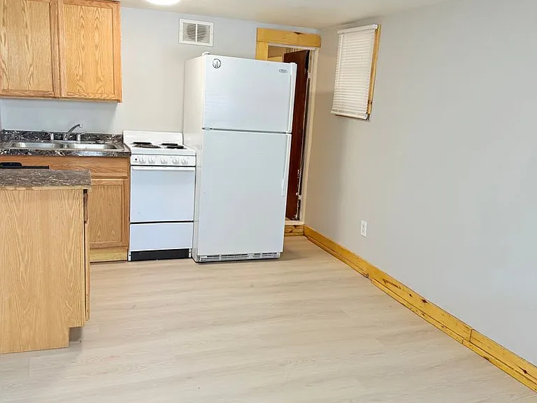 115-117 Ruxton Ave — Photo 2
