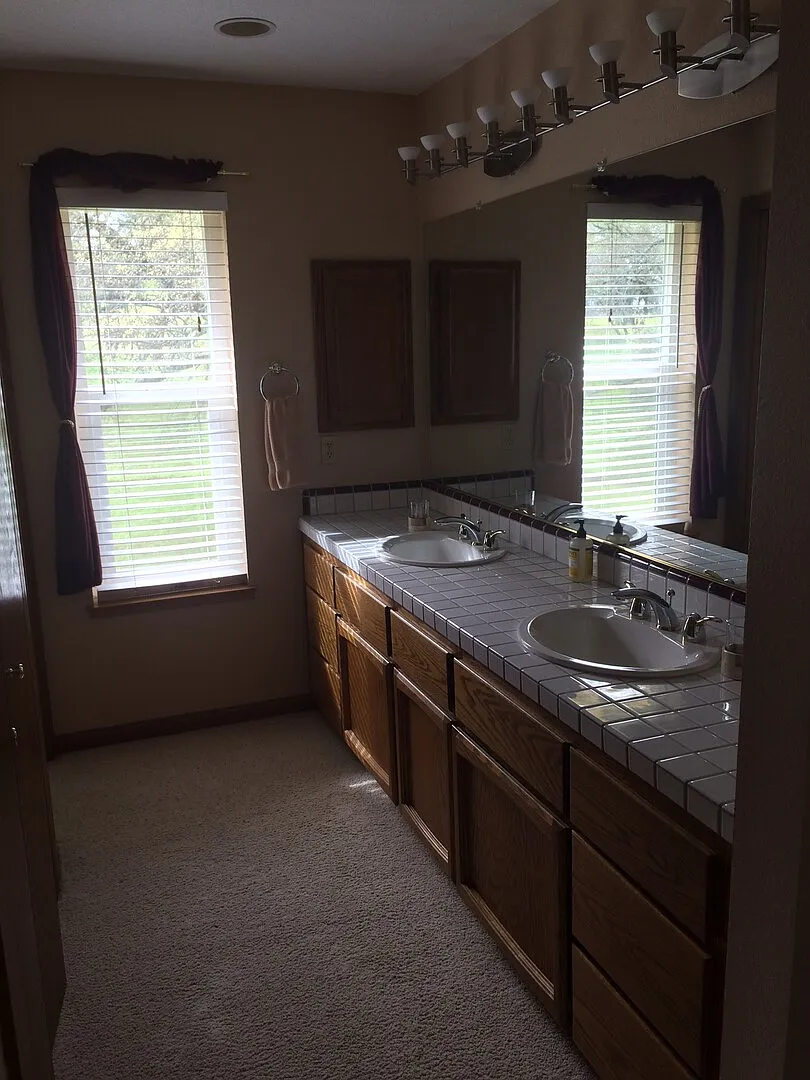 Beautiful, Ranch-Style Home-quiet setting-conveniently located — Photo 4