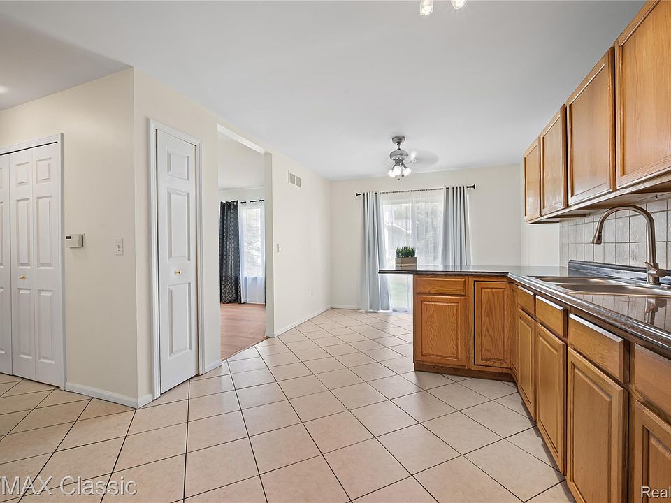 29790 Palmer Ct, photo 12