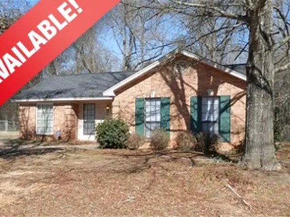 1020 N Burbank Dr, Montgomery, AL 36117