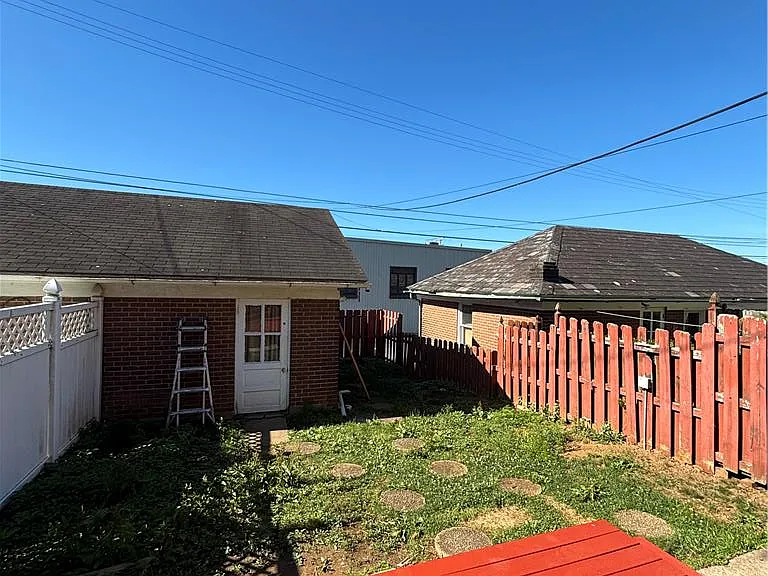 2238 Fairview Ave — Photo 5