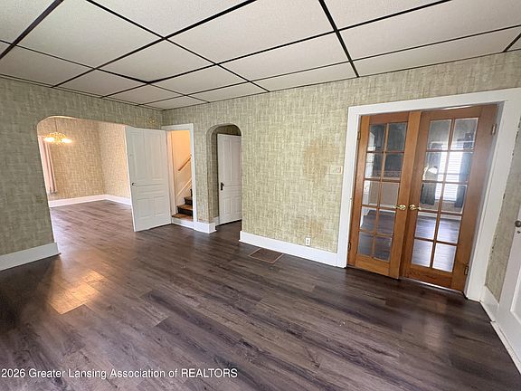 4th image of 725 N Cochran Ave