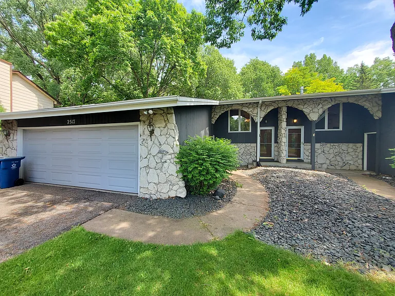 2517 Cedar Hills Dr — Photo 28