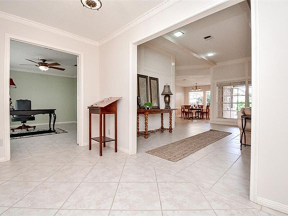 3rd image of 1717 Country Club Blvd