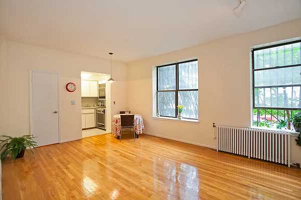 Sold by Avenue Sotheby's International Realty | media 4