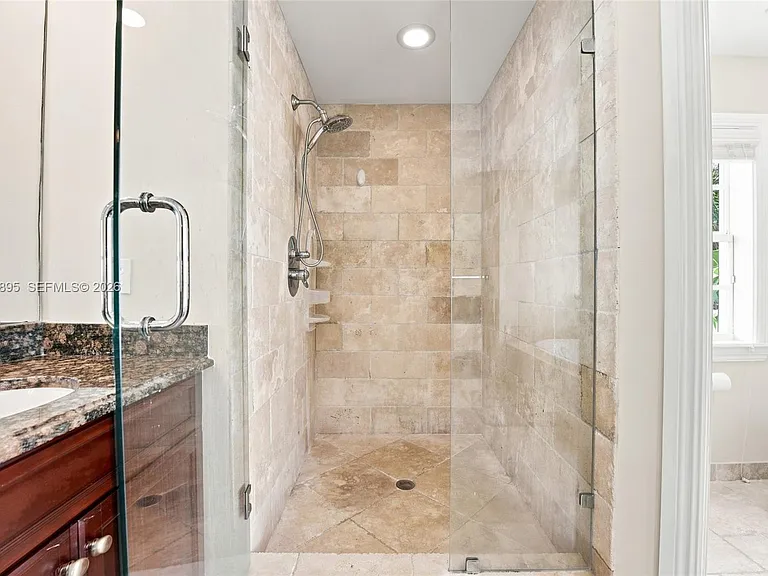 1419 SW 21st Ct — Photo 36