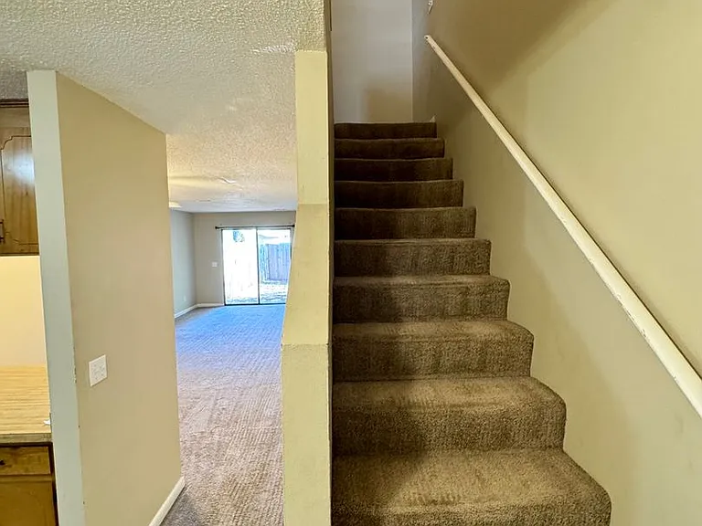 121 Brian Ct — Photo 7