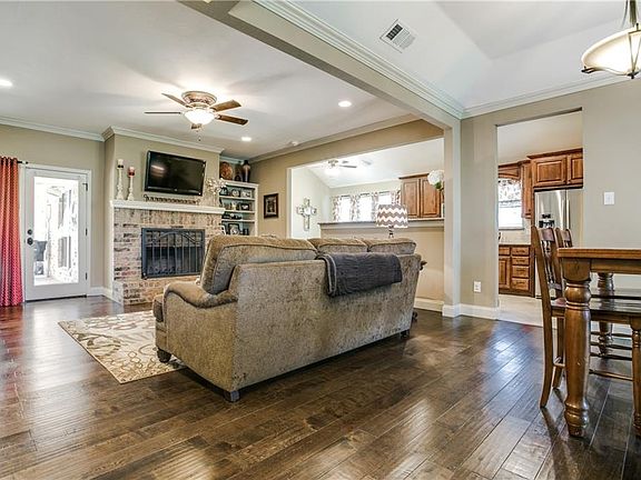 5th image of 1728 Danube Ln