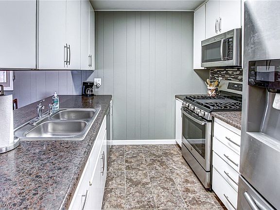 3rd image of 649 Merrimak Dr