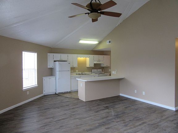 3rd image of 1401 Gulf Ave #3