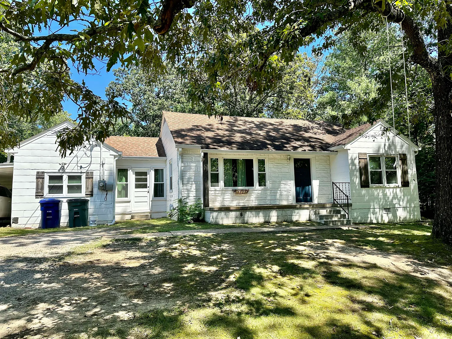 4 bed, 1566 sqft, $2,500 — Photo 2