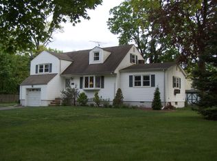 33 Mead Ave, Middlesex, NJ 08846