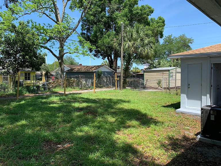 1309 W Arch St — Photo 12