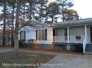 360 Strickland Rd, Carrollton, GA 30117