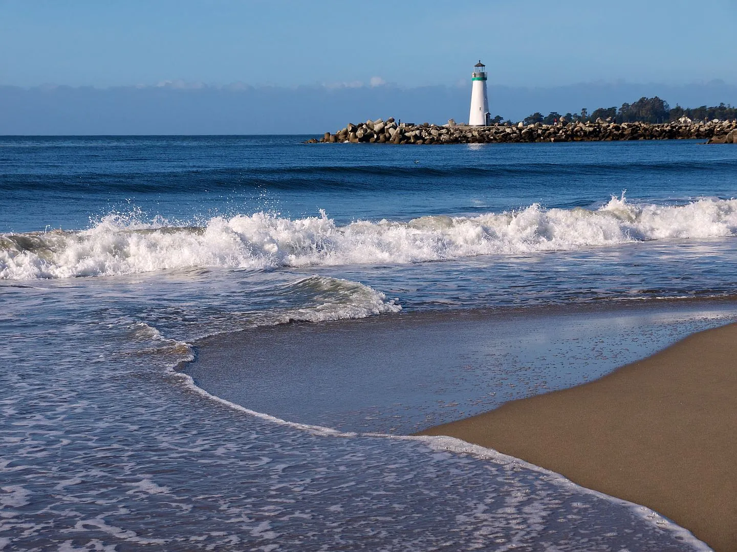 At the Harbor - Furnished 2BR-2BA - Twin Lakes Beach — Photo 2