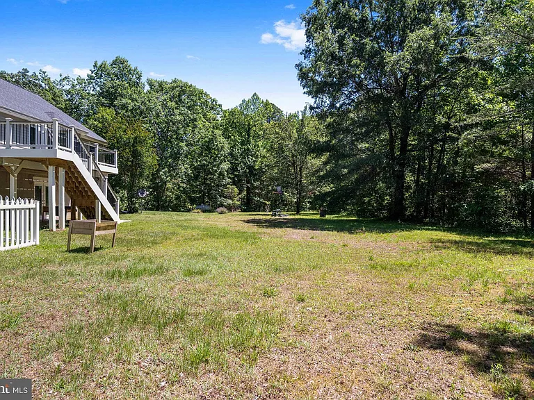 8009 Burrell Rd — Photo 56