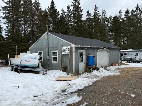 27 Tea Hill Road, Stonington, ME 04681