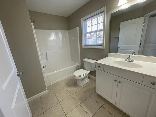123 Eastgate Cir #B — Photo 12