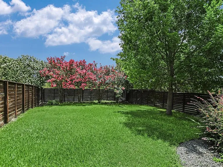 7125 Boyle Dr — Photo 20