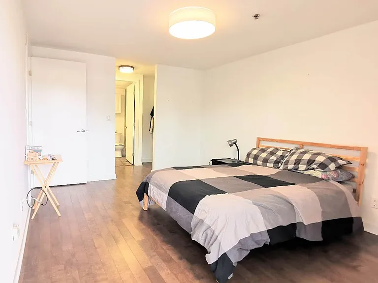 456 King Edward Ave #407 — Photo 13