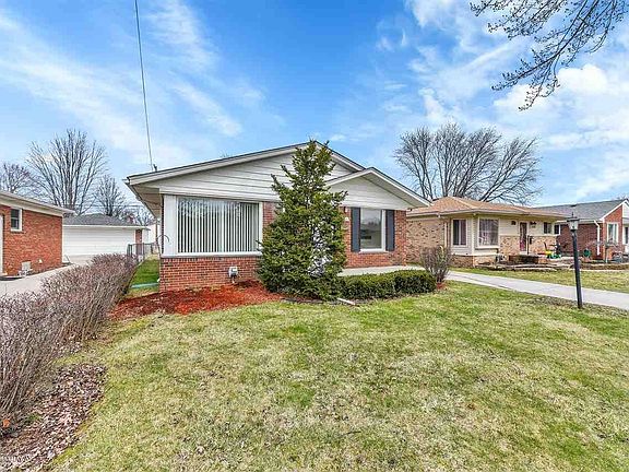 3rd image of 22613 Millenbach St