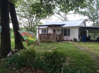 990 Liles Rd, Bruceton, TN 38317