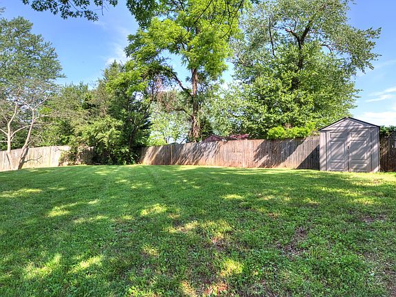 3rd image of 7704 Newcastle Dr