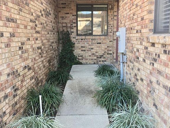 2 reserved parking places