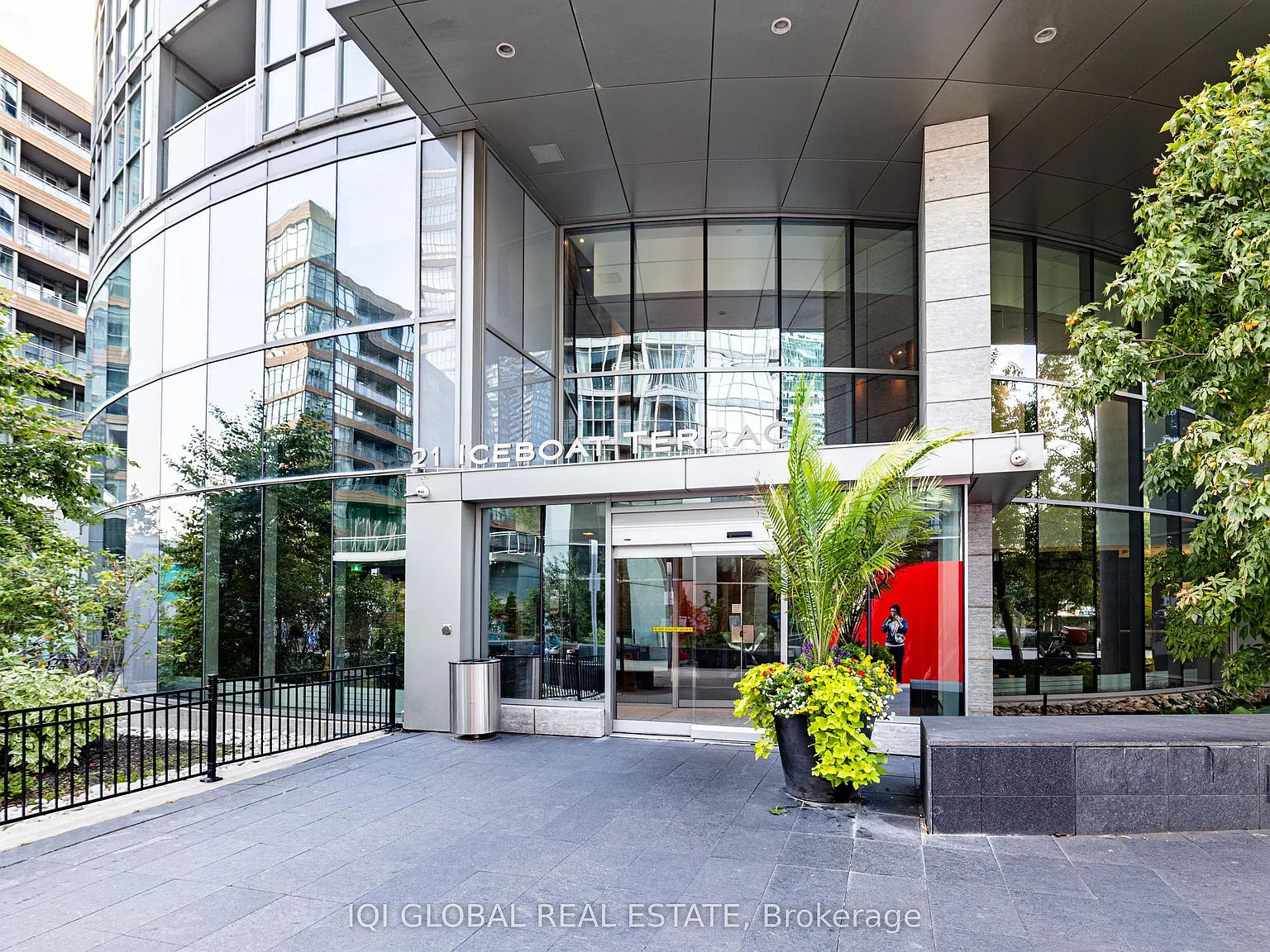 2 bed, $2,350 — Photo 2