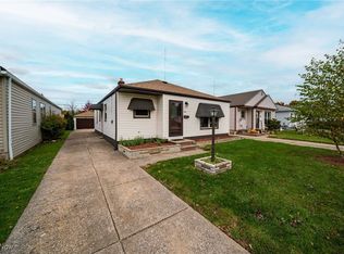 3018 Center Dr, Parma, OH