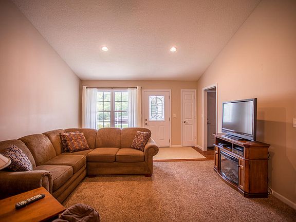 3rd image of 506 Aspen Trl