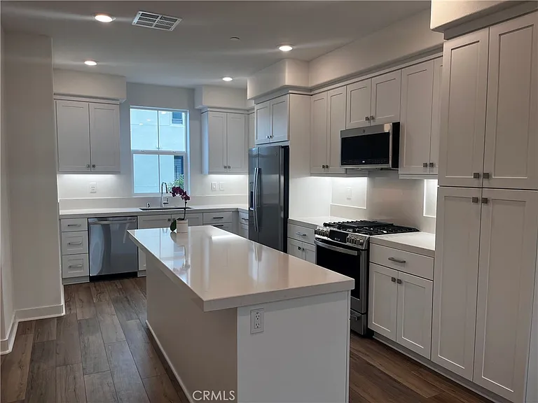 51 Wheelbarrow Rd — Photo 2