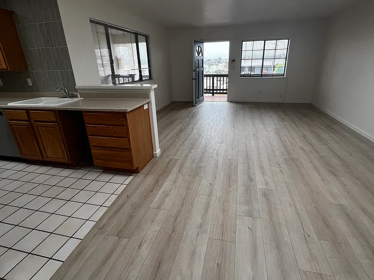 549 Elder Ave #A — Photo 5