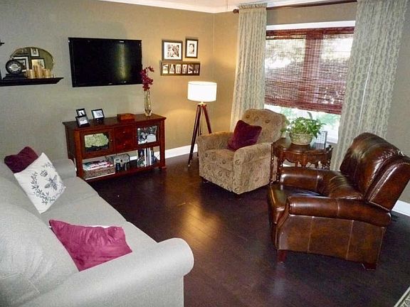 3rd image of 3020 Rosetree Ln