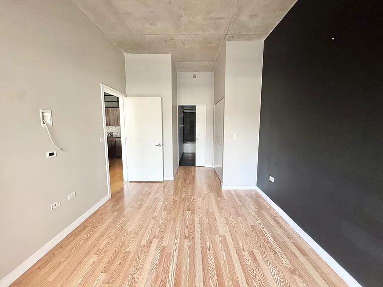 235 W Van Buren St #1616 — Photo 6