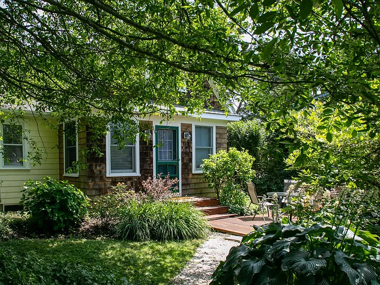25 Warren Ave — Photo 15