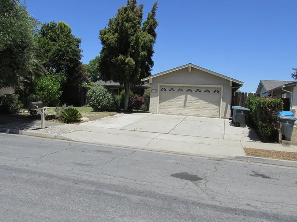 320 McCarthy St, Hollister, CA 95023