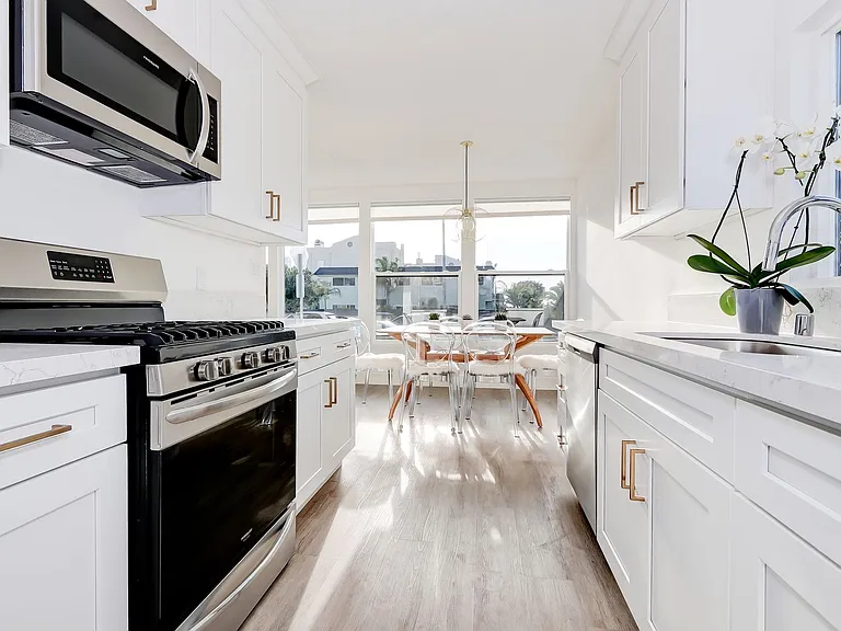 350 Hermosa Ave — Photo 9