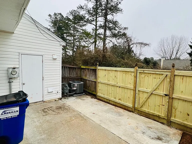 Extended size patio for Entertaining and BBQ with Privacy Fence