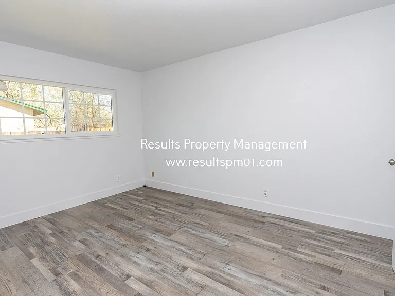 7867 Mariposa Ave — Photo 7