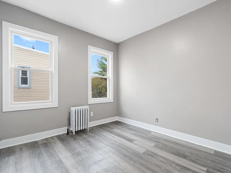 337 Leslie St #2 — Photo 10