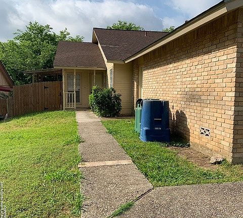 2nd image of 14444 Edgemont Dr