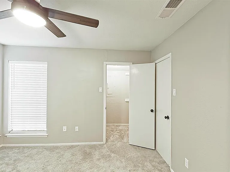 889 Dublin Dr #D — Photo 34