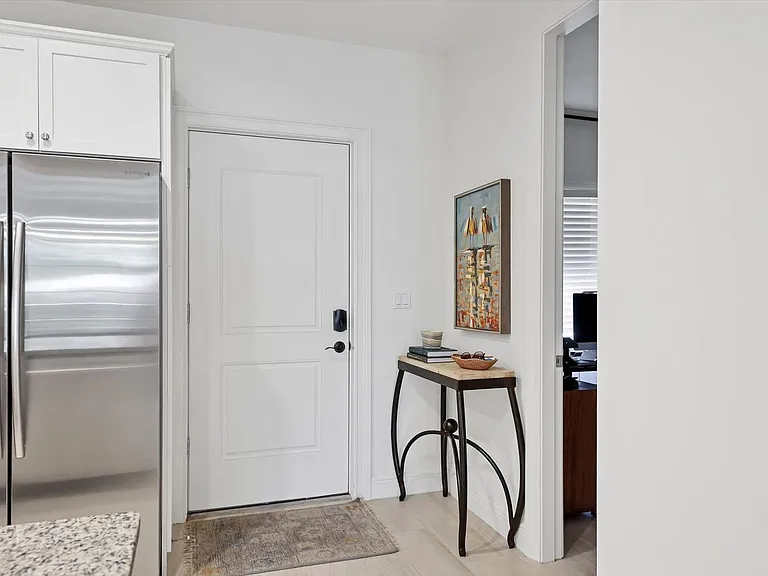 525 N Orange Ave #204 — Photo 22