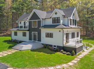 846 Maple St, Carlisle, MA 01741