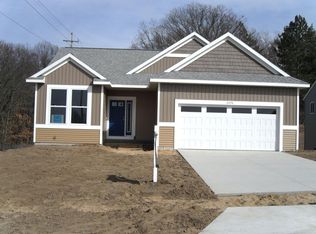 2470 Holmdene Ave NE, Grand Rapids, MI