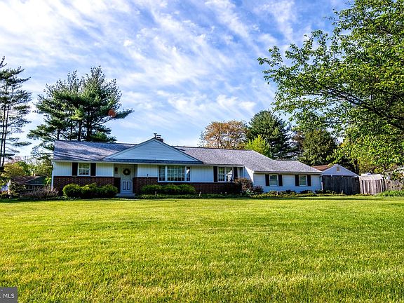 2nd image of 418 Doublewoods Rd