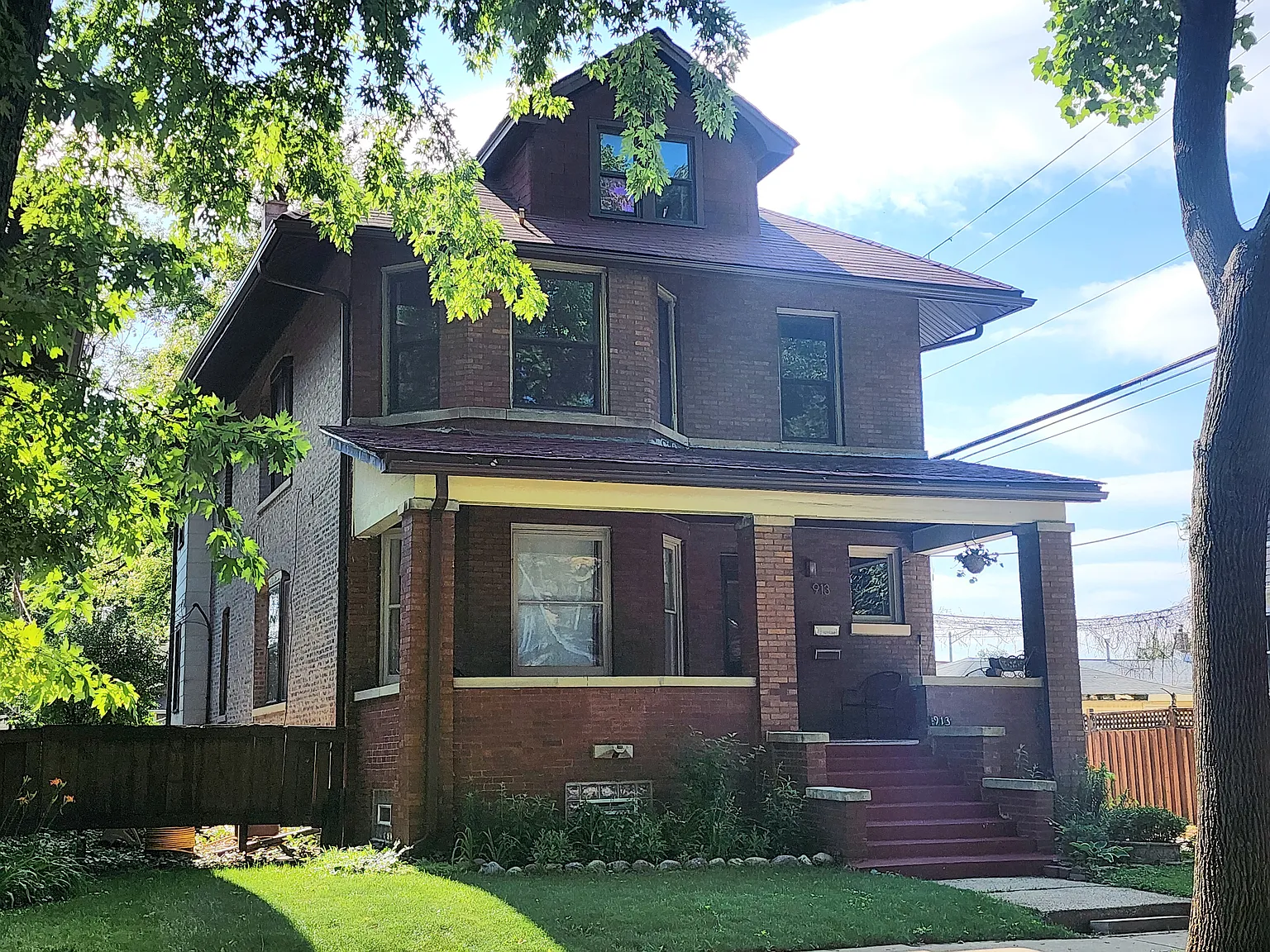 2 bed, 1400 sqft, $2,000 — Photo 1
