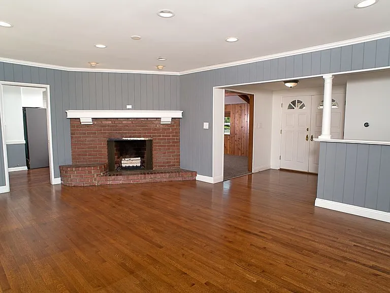16760 Tupper St — Photo 5